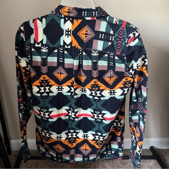 Woolrich Women’s Small Aztec Button-down Shirt - Picture 5 of 7